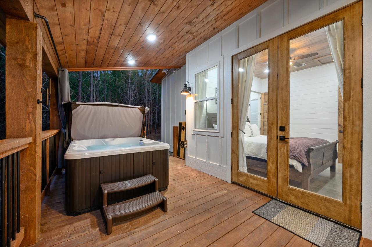 Bella Luna Cabin - Cozy Farmhouse Cabin, Private Deck, Swing Set, Fire Pit, Hot Tub Vila Broken Bow Exterior foto