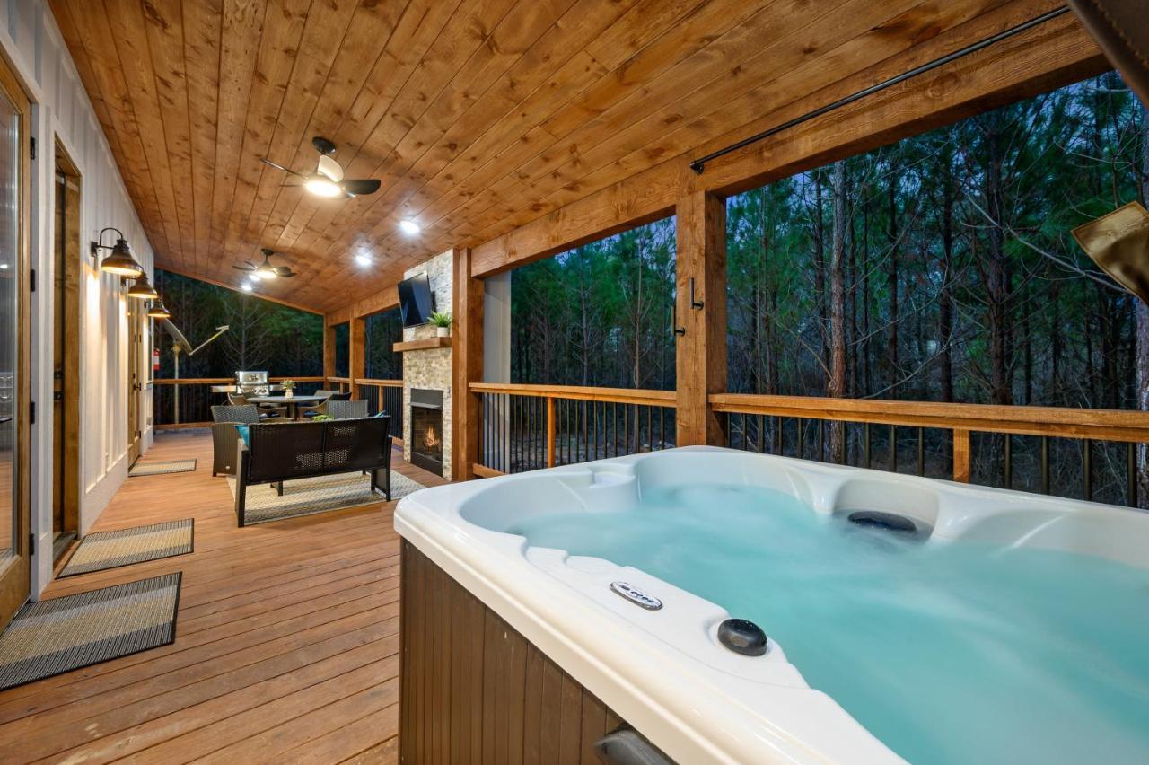 Bella Luna Cabin - Cozy Farmhouse Cabin, Private Deck, Swing Set, Fire Pit, Hot Tub Vila Broken Bow Exterior foto