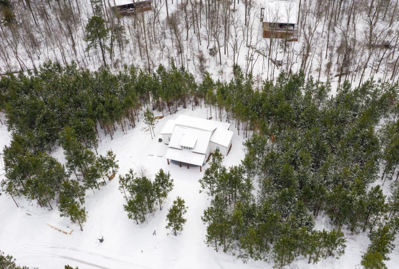 Bella Luna Cabin - Cozy Farmhouse Cabin, Private Deck, Swing Set, Fire Pit, Hot Tub Vila Broken Bow Exterior foto