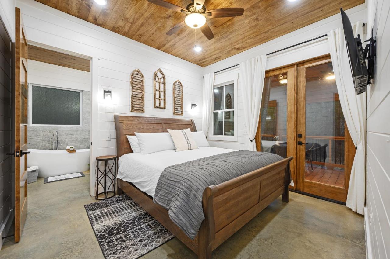 Bella Luna Cabin - Cozy Farmhouse Cabin, Private Deck, Swing Set, Fire Pit, Hot Tub Vila Broken Bow Exterior foto