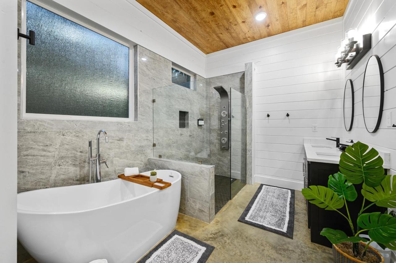 Bella Luna Cabin - Cozy Farmhouse Cabin, Private Deck, Swing Set, Fire Pit, Hot Tub Vila Broken Bow Exterior foto