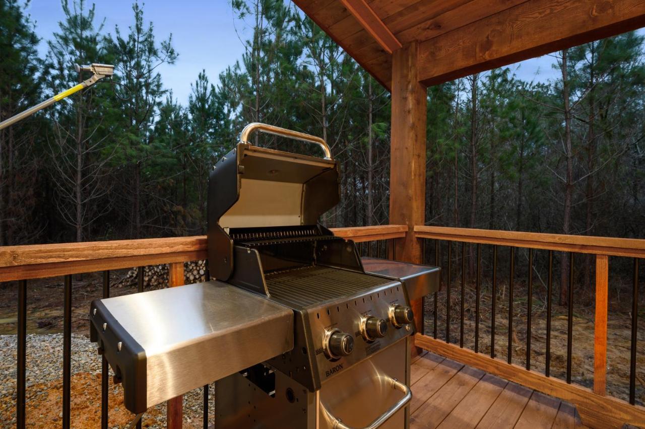 Bella Luna Cabin - Cozy Farmhouse Cabin, Private Deck, Swing Set, Fire Pit, Hot Tub Vila Broken Bow Exterior foto